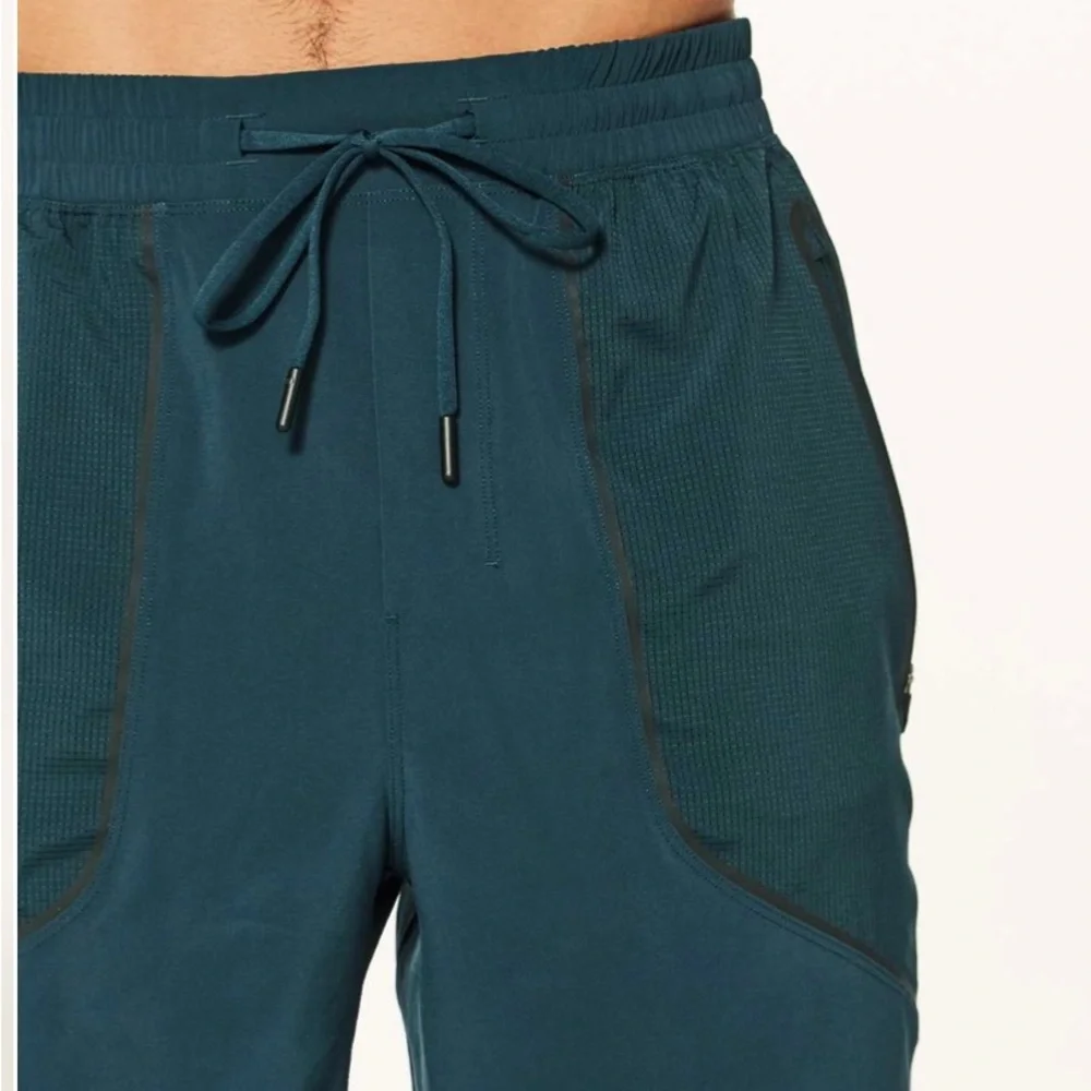 Lululemon Men’s Schema Shorts Size XL - Picture 3 of 12